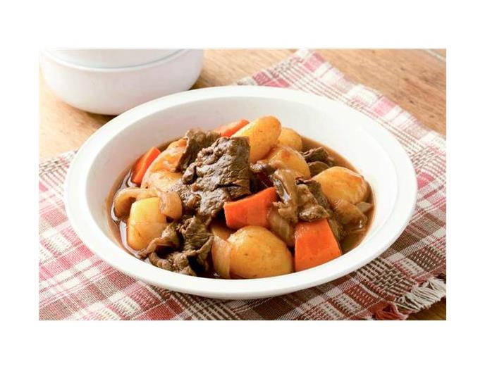 牛肉とじゃがいものデミグラス煮込み
