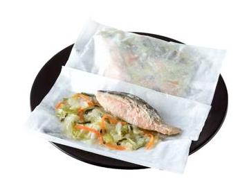 ｅ紙包み　骨取り秋鮭と国産野菜の和風オイル蒸し