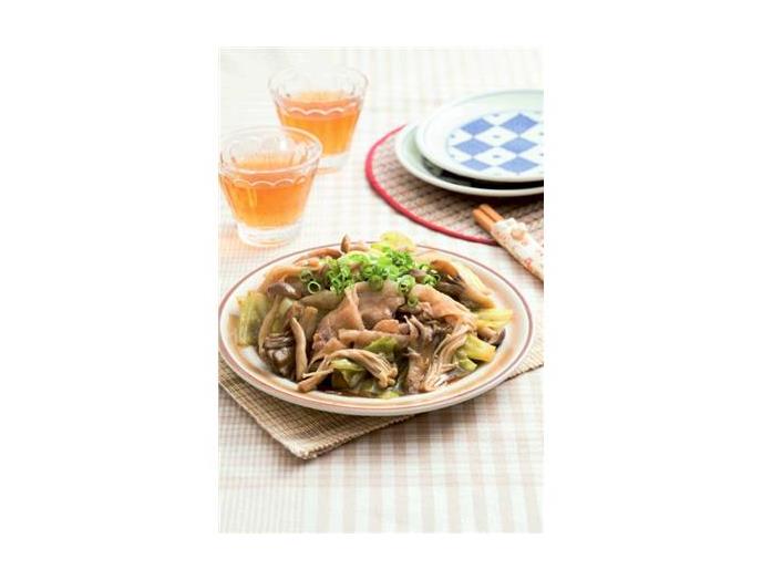 レンジでつくる　三種きのこと豚バラの焼肉風