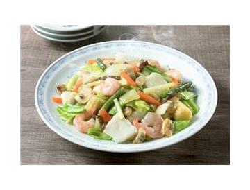 葉野菜を加える　海鮮八宝菜