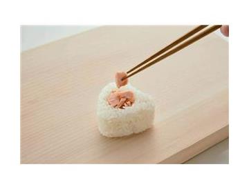 抗菌おにぎり押し型３個（具材用くぼみ付）