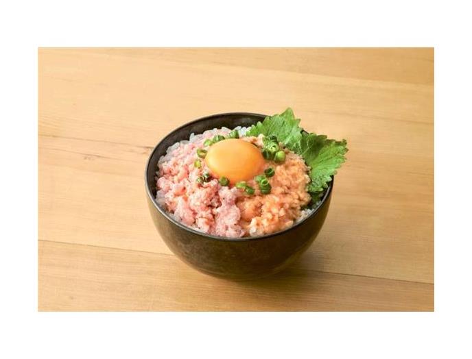 サーモンたたき身丼の具