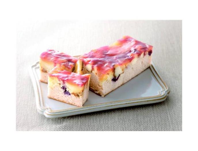 国産りんごと紫芋のケーキ