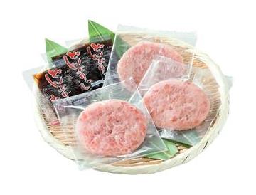 まるい形のまぐろたたき身丼の具