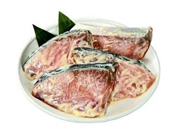 皿：直径約20cm