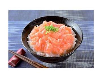 サーモンたたき丼