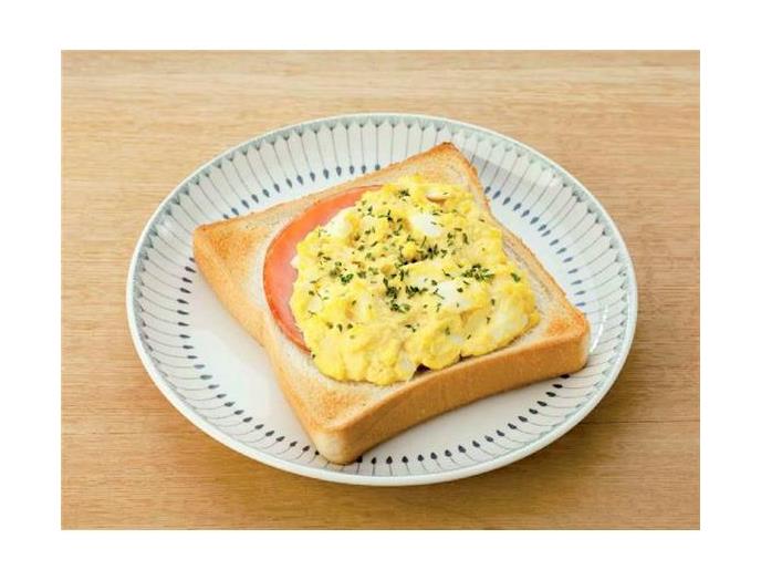 ｅゆで卵をつぶしてつくる　たまごサラダ