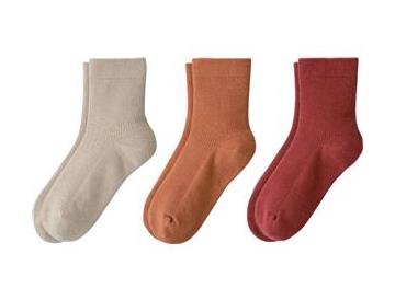 ベージュ・オレンジ・エンジ