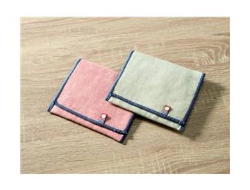 レッド　ベージュ