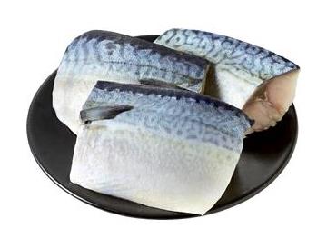 皿：直径約１９cm