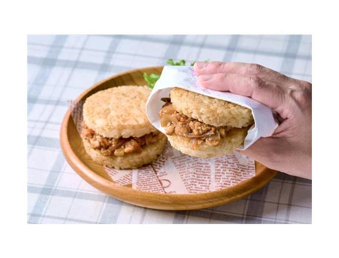 元気鶏と国産野菜のきんぴらライスバーガー