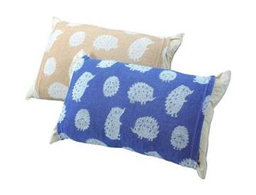 ハリネズミ　※写真は４０×６０ｃｍの枕使用例