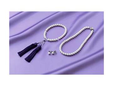 ホワイト・念珠　　ネックレス　　イヤリング