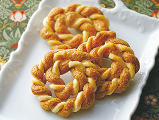 パイビスブローチ