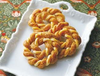 パイビスブローチ