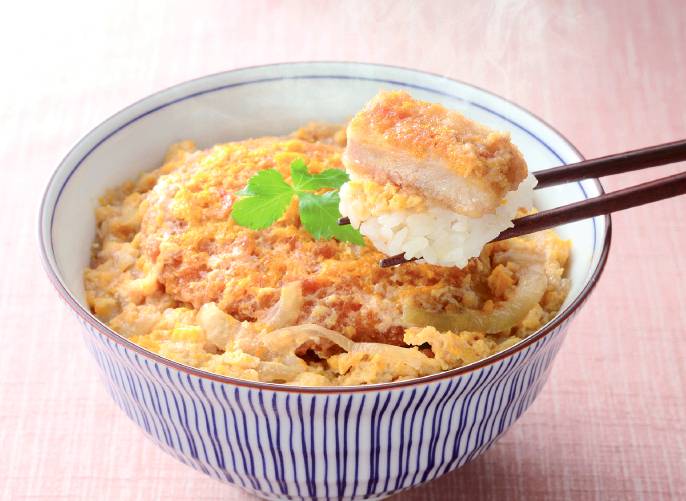 やわらかヒレカツから出汁がじゅわ～っ